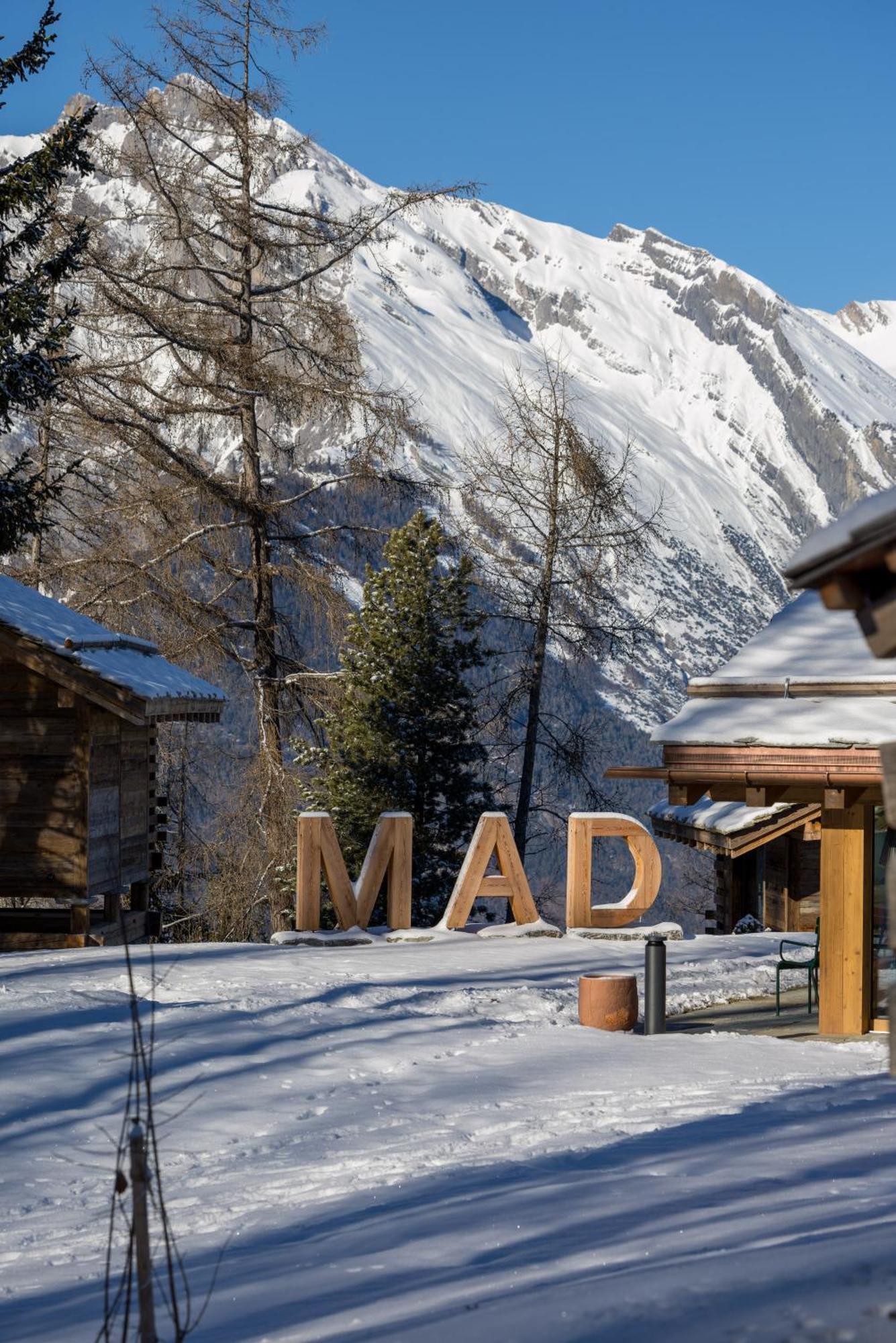 Mad Retreat Hotel ナンダ エクステリア 写真